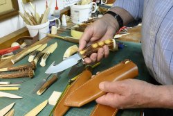 Gianluigi Simonella, in arte Wilson Fodero per coltello da caccia con gancio da scuoio