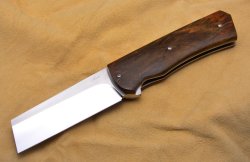 I raffinati coltelli di Max Rasolone Flipper di Max Sanna