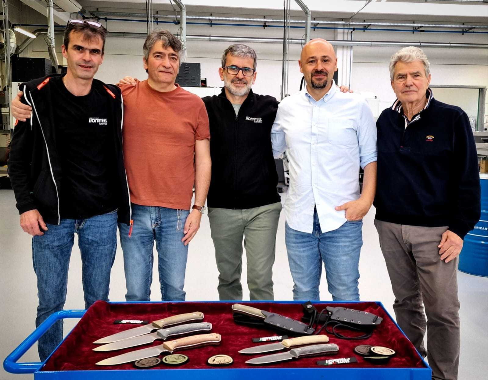 lionsteel: LionSTEEL KC-02, il nuovo coltello della Facebook Knife Community Italia lionsteel: LionSTEEL KC-02, il nuovo coltello della Facebook Knife Community Italia