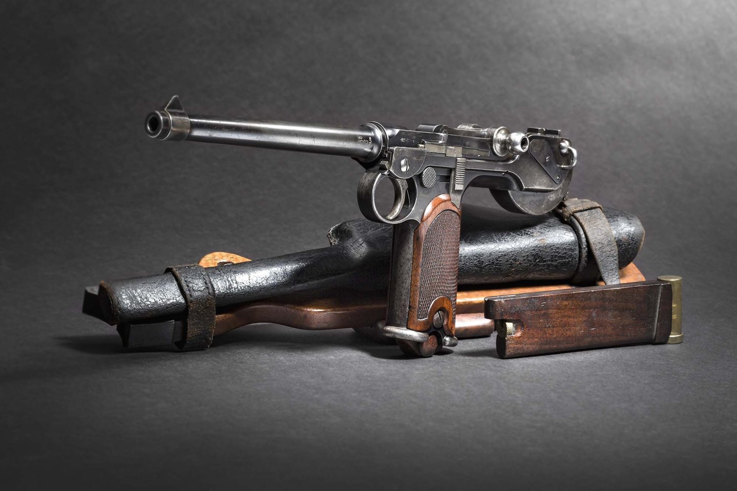 Pistole e revolver da sogno all’asta da Hermann Historica Pistola con custodia