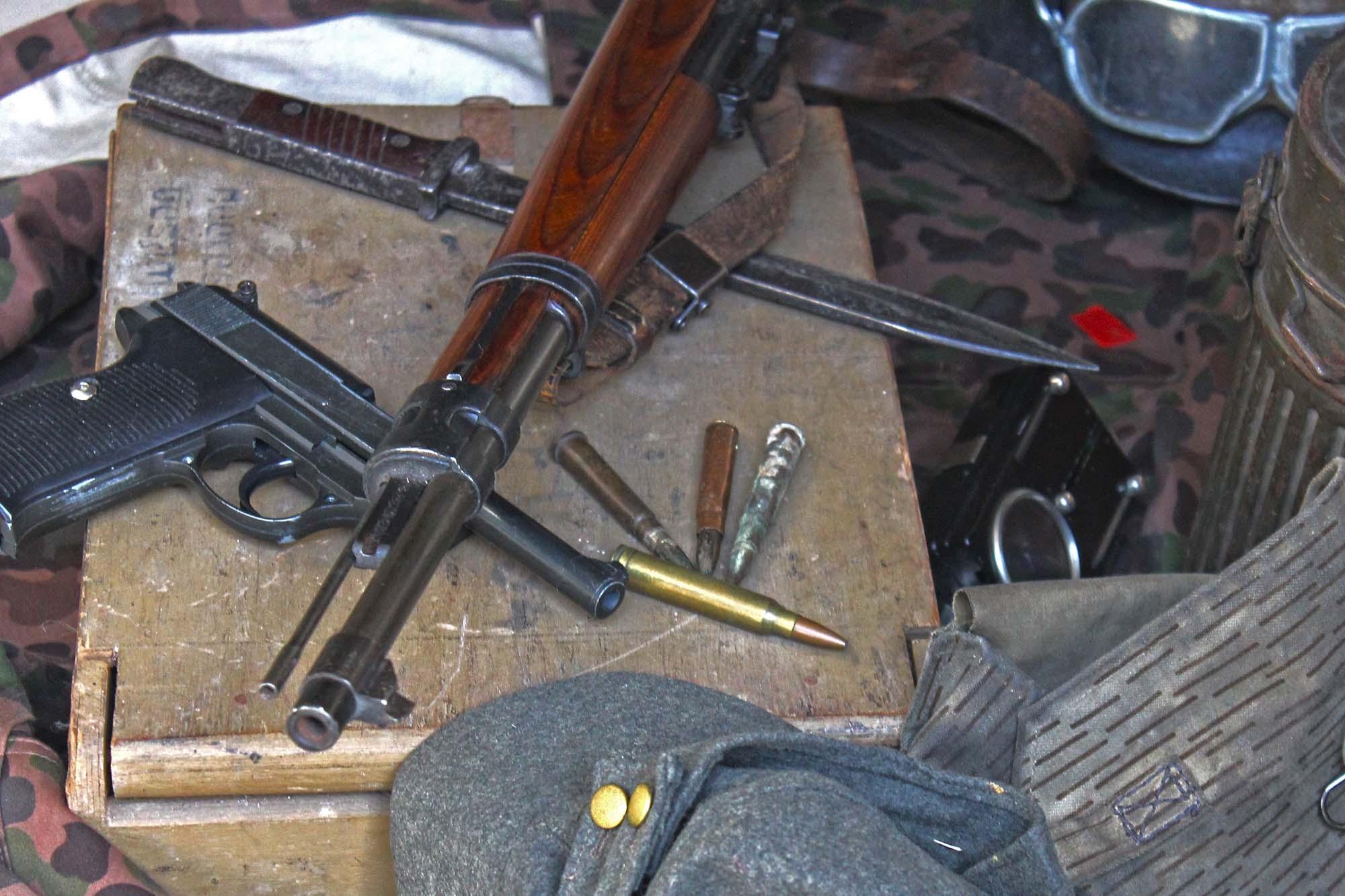 Cimeli di guerra: Munitionskiste 8 cm Granatwerfer 34