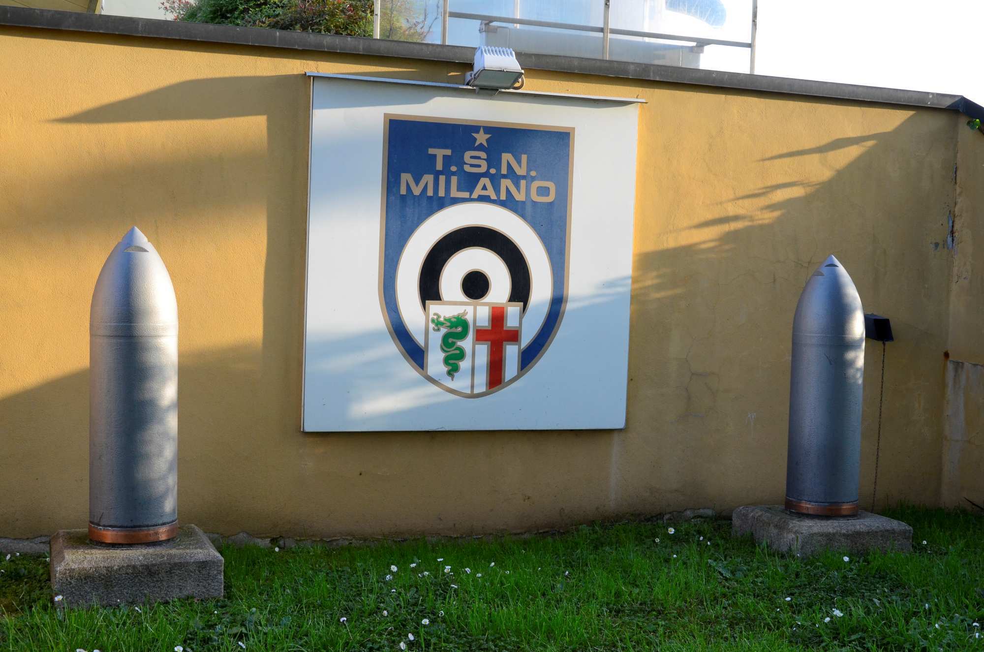 cultura: TSN di Milano, la storia del poligono messo a sacco cultura: TSN di Milano, la storia del poligono messo a sacco