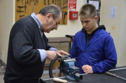 Corsi Tecnico dell’Industria Meccanica Armiera Docente e allievo