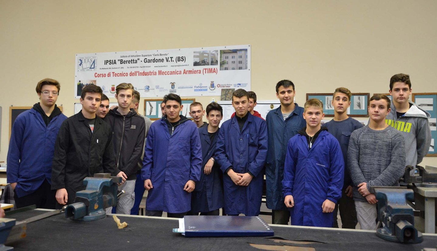 Corsi Tecnico dell’Industria Meccanica Armiera Foto di gruppo allievi corso T.I.M.A.