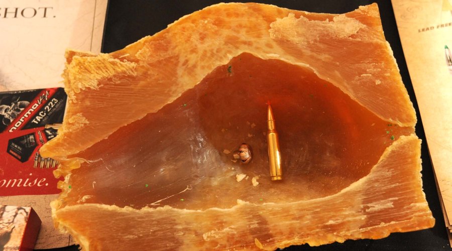 Cavità nella gelatina provocata da cartuccia