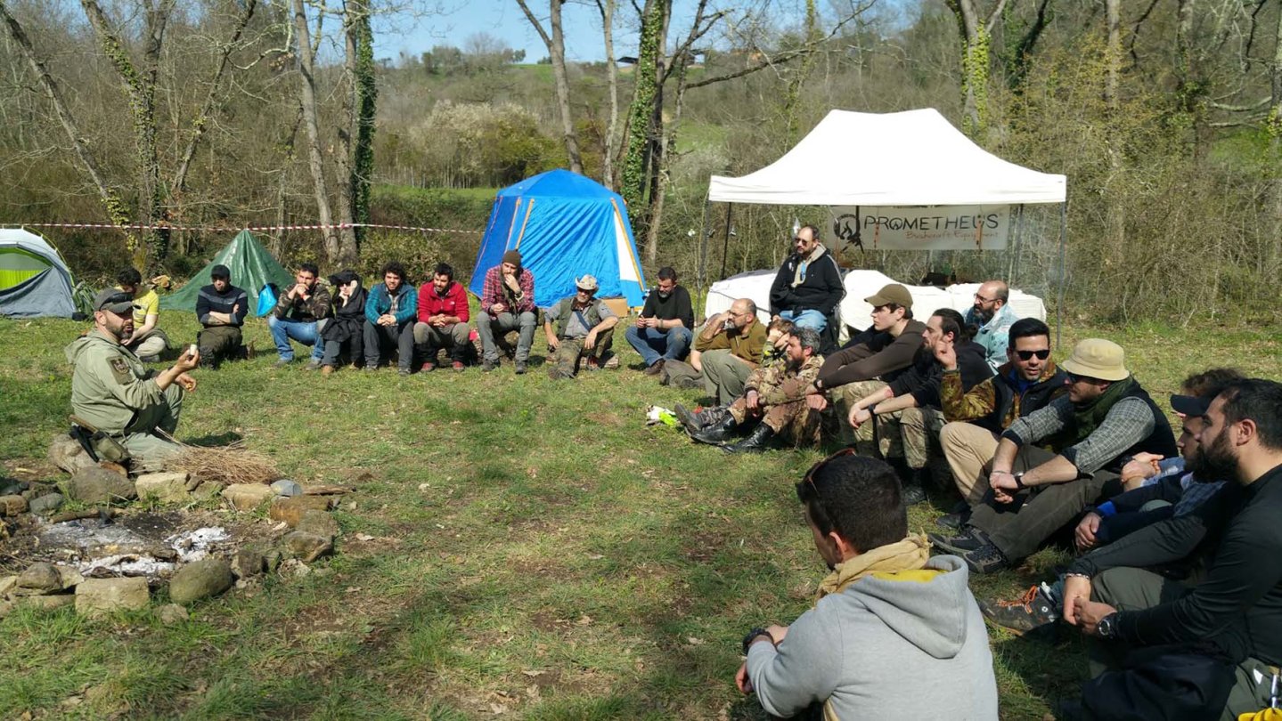 Lezione su costruzione di coltelli
