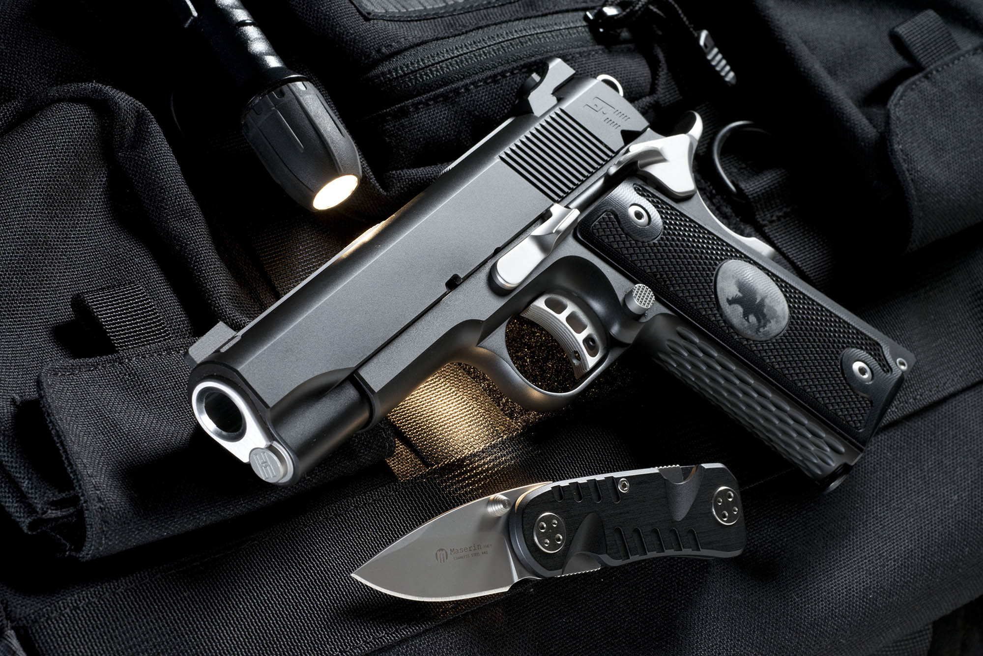 cultura: Gianni D'Affara: maestro nel raccontare le armi, con la luce