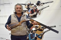 Intervista a Mauro Perazzi Mauro Perazzi con il fucile da tiro High Tech