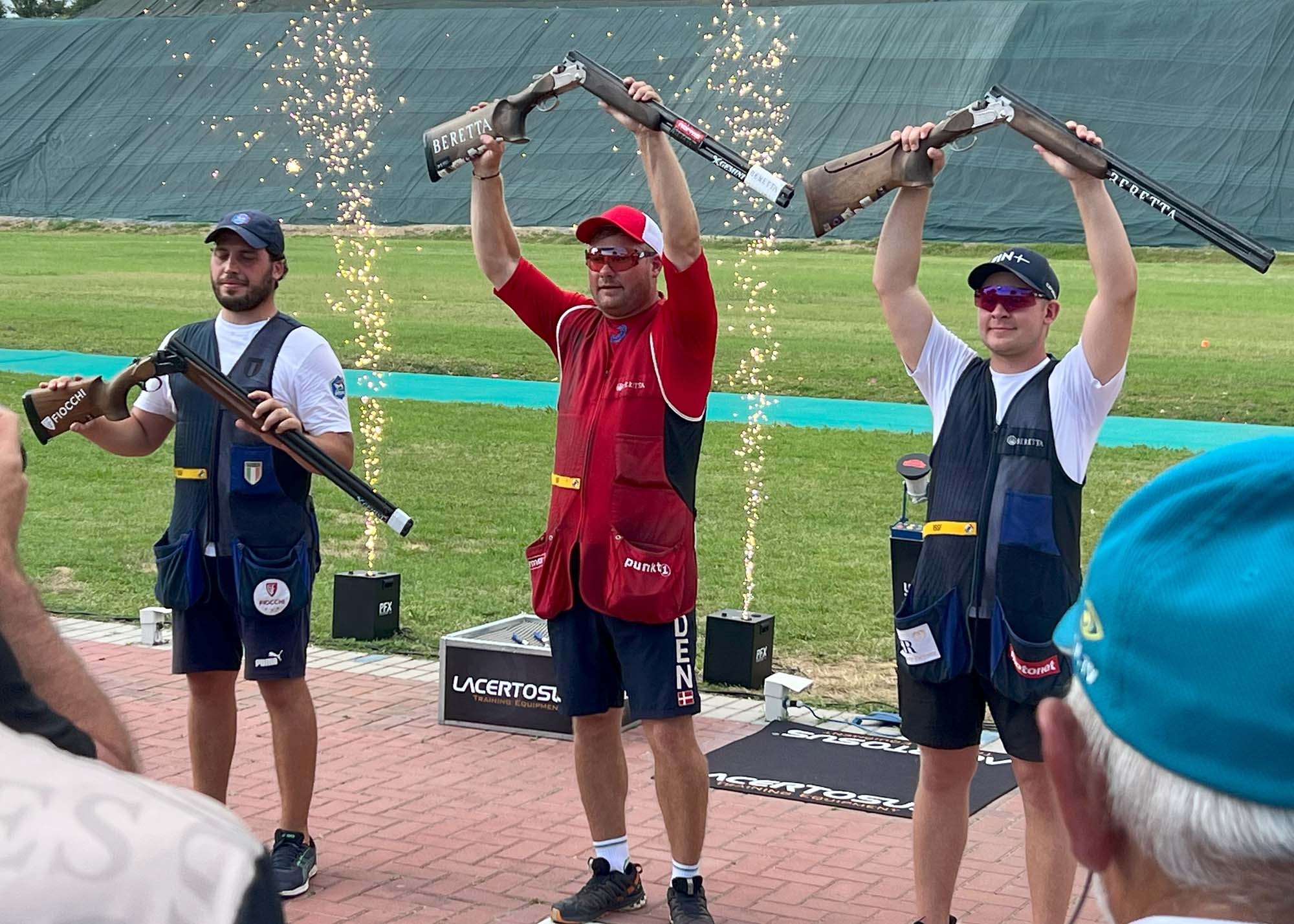 tiro-a-volo: Tiro a Volo: in una caldissima Lonato la Coppa del Mondo ISSF di Trap e Skeet. La nostra cronaca dell'evento. tiro-a-volo: Tiro a Volo: in una caldissima Lonato la Coppa del Mondo ISSF di Trap e Skeet. La nostra cronaca dell'evento.