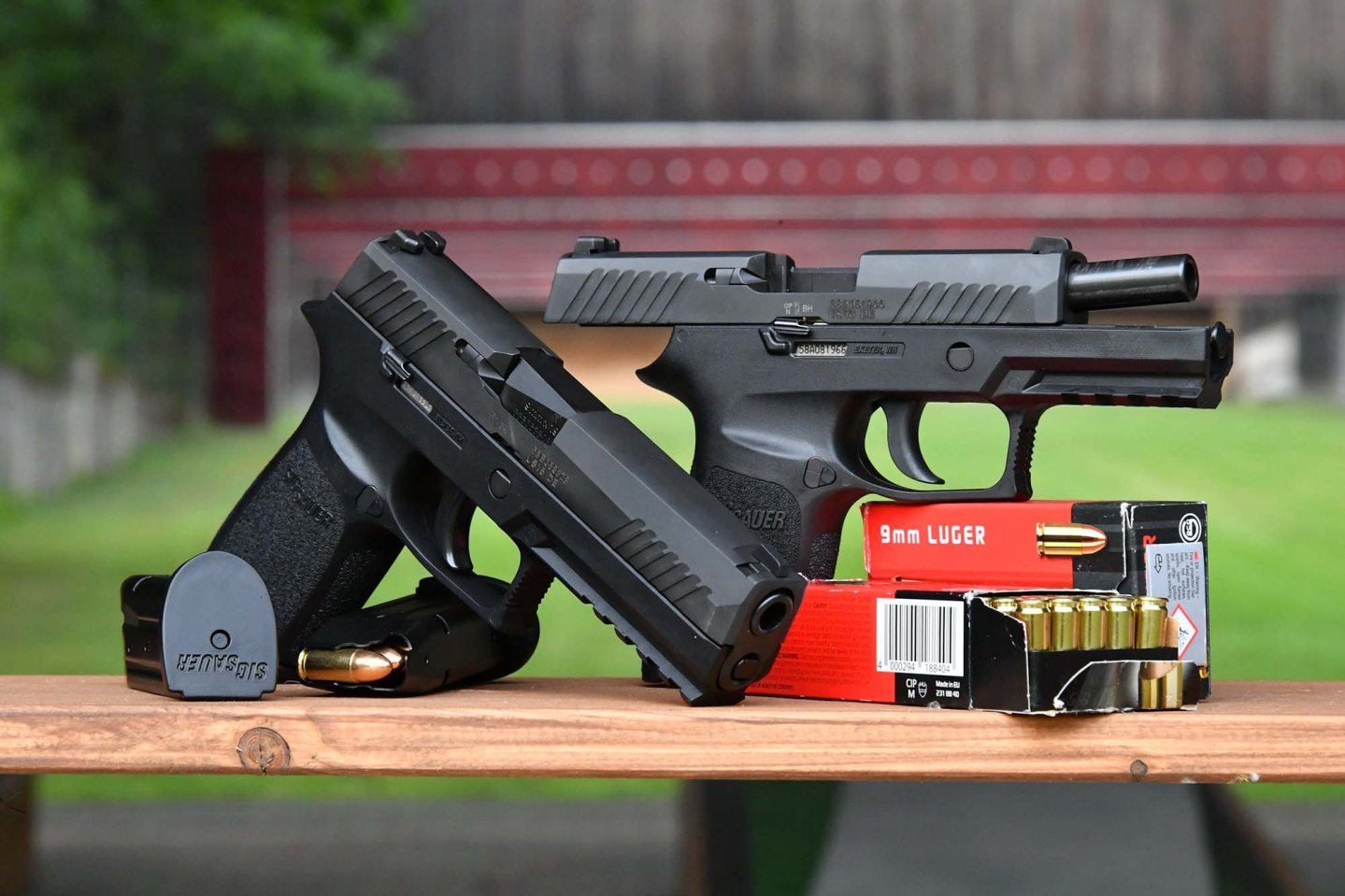 La propaganda antiarmi "coperta" per bambini e ragazzi. Analisi di un caso emblematico... Pistole e munizioni