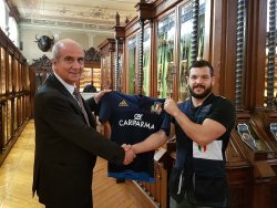 Le Zebre del rugby visitano la Beretta Daniele Bertoni e Guglielmo Palazzani