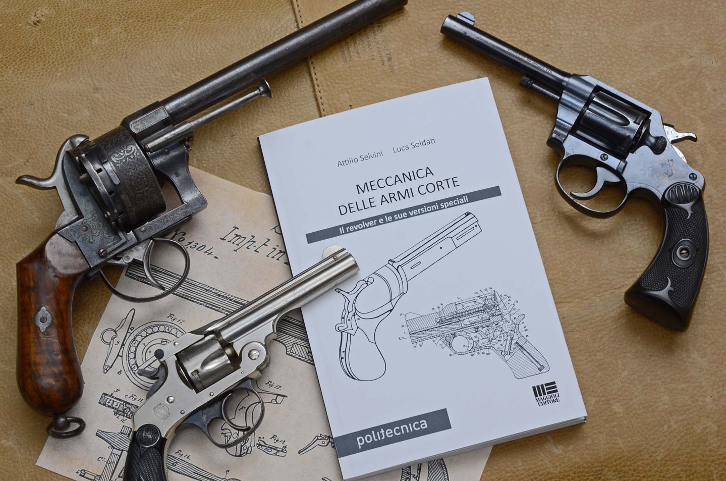 Copertina del libro Meccanica delle armi corte, il revolver e le sue versioni speciali