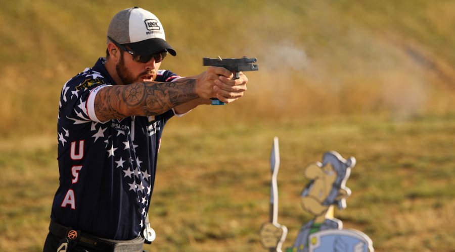 Shane Coley nella divisione standard dei Mondiali IPSC