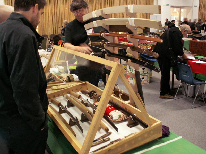 Militaria e coltelli in mostra a Ferrara