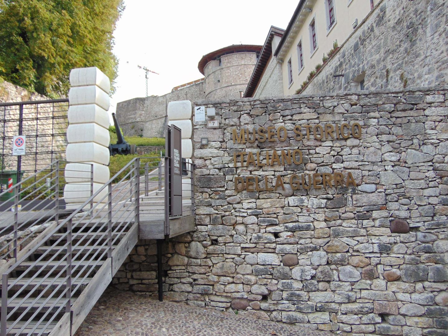 Il Museo Storico Italiano della Guerra di Rovereto Ingresso museo di Rovereto