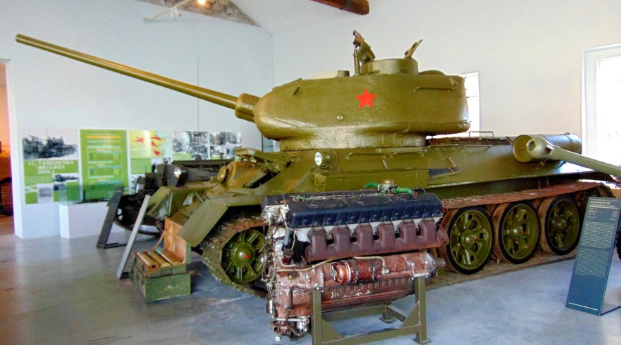 Parco della Storia Militare a Pivka Carro sovietico T34/85