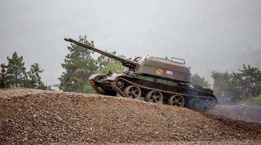 Mezzo blindato Mezzo blindato