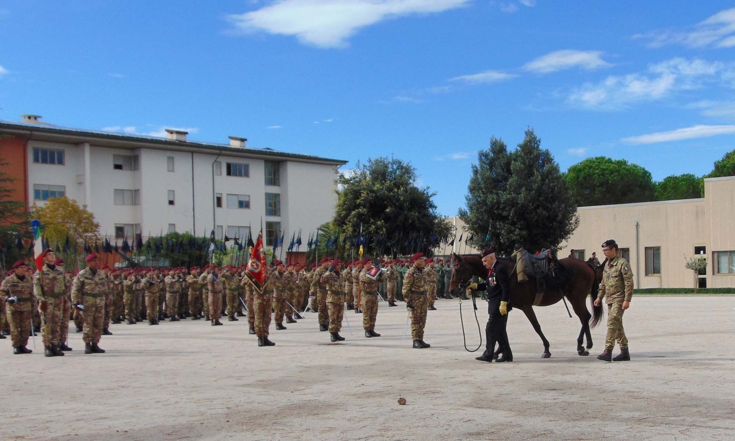 I cavalieri paracadutisti del Reggimento Savoia