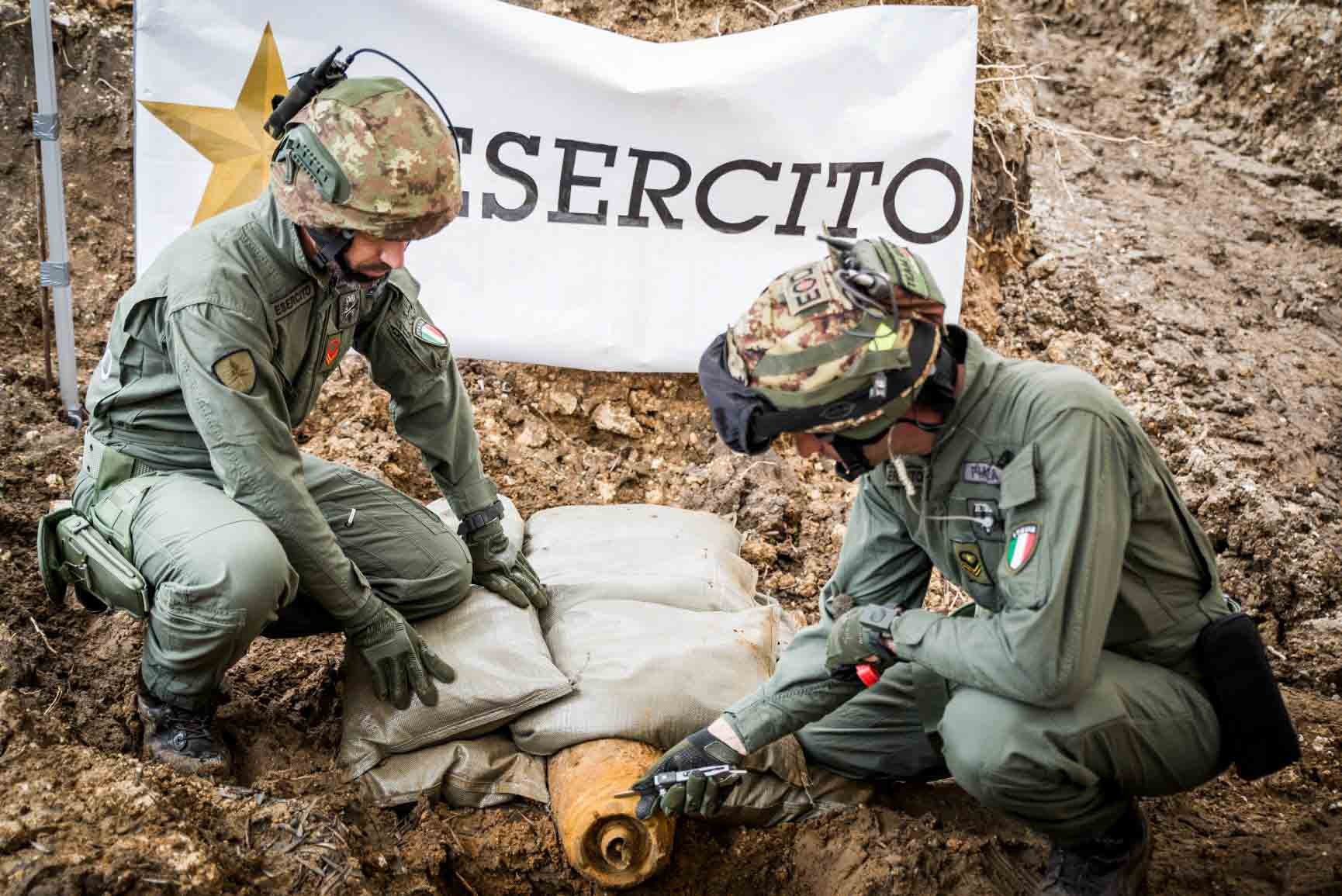 tecnica: Scienza e tecnica delle armi da fuoco e degli esplosivi, nona lezione: disinnesco e bonifica di residuati bellici inesplosi tecnica: Scienza e tecnica delle armi da fuoco e degli esplosivi, nona lezione: disinnesco e bonifica di residuati bellici inesplosi