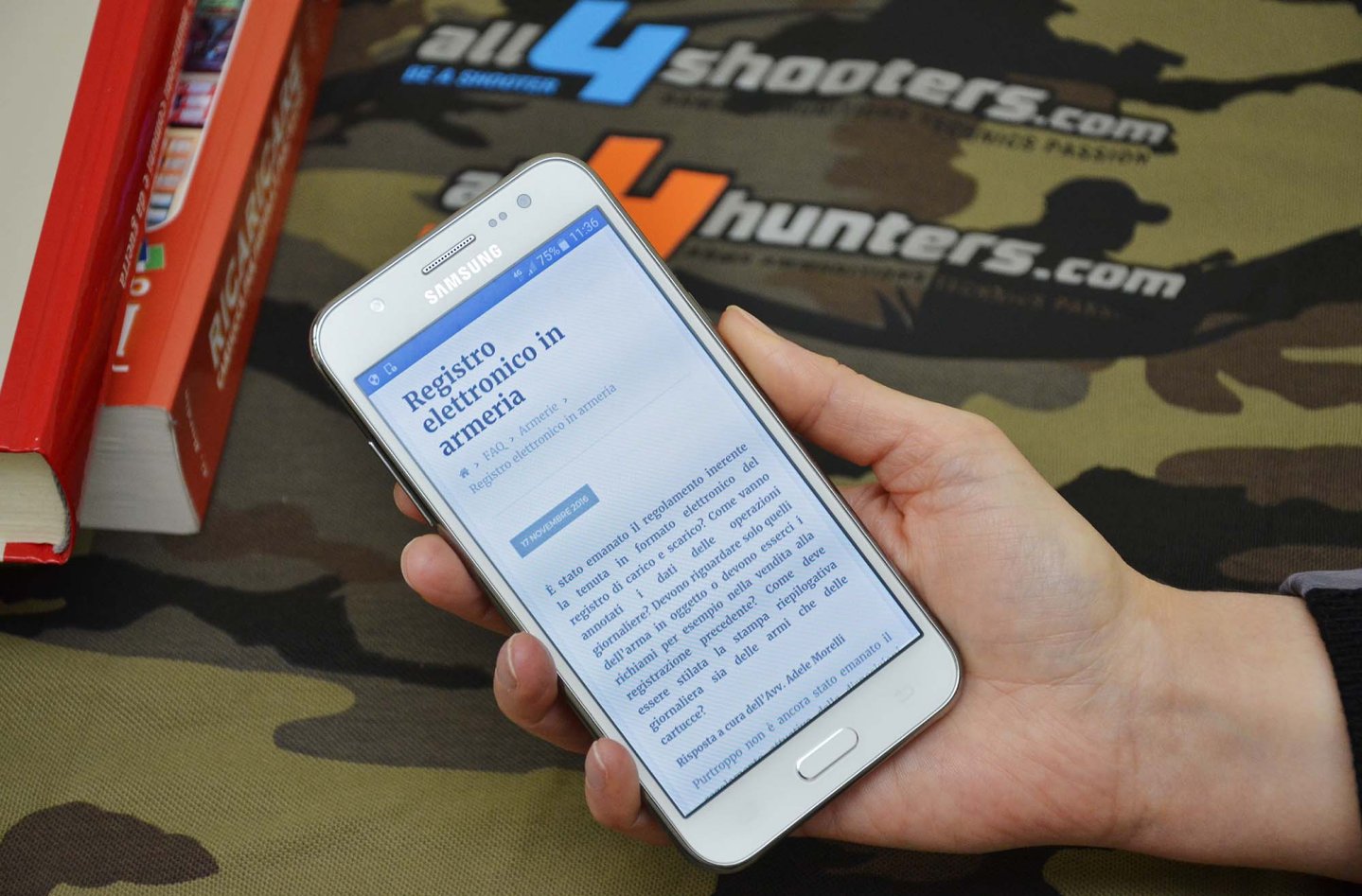 Il sito CONARMI è mobile-friendly Sito CONARMI su smartphone