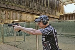 Tecnica di tiro dinamico e IPSC: la transizione Tecniche di tiro dinamico: rotazione delle anche