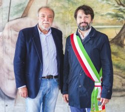 Il Tiro a Segno nazionale di Tolmezzo Presidente del Tiro a Segno di Tolmezzo con il sindaco