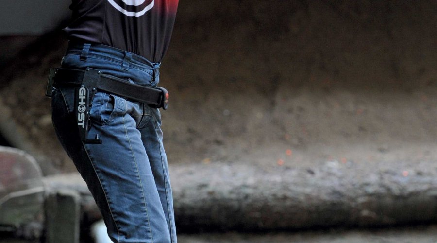 Tiratrice IPSC con pistola
