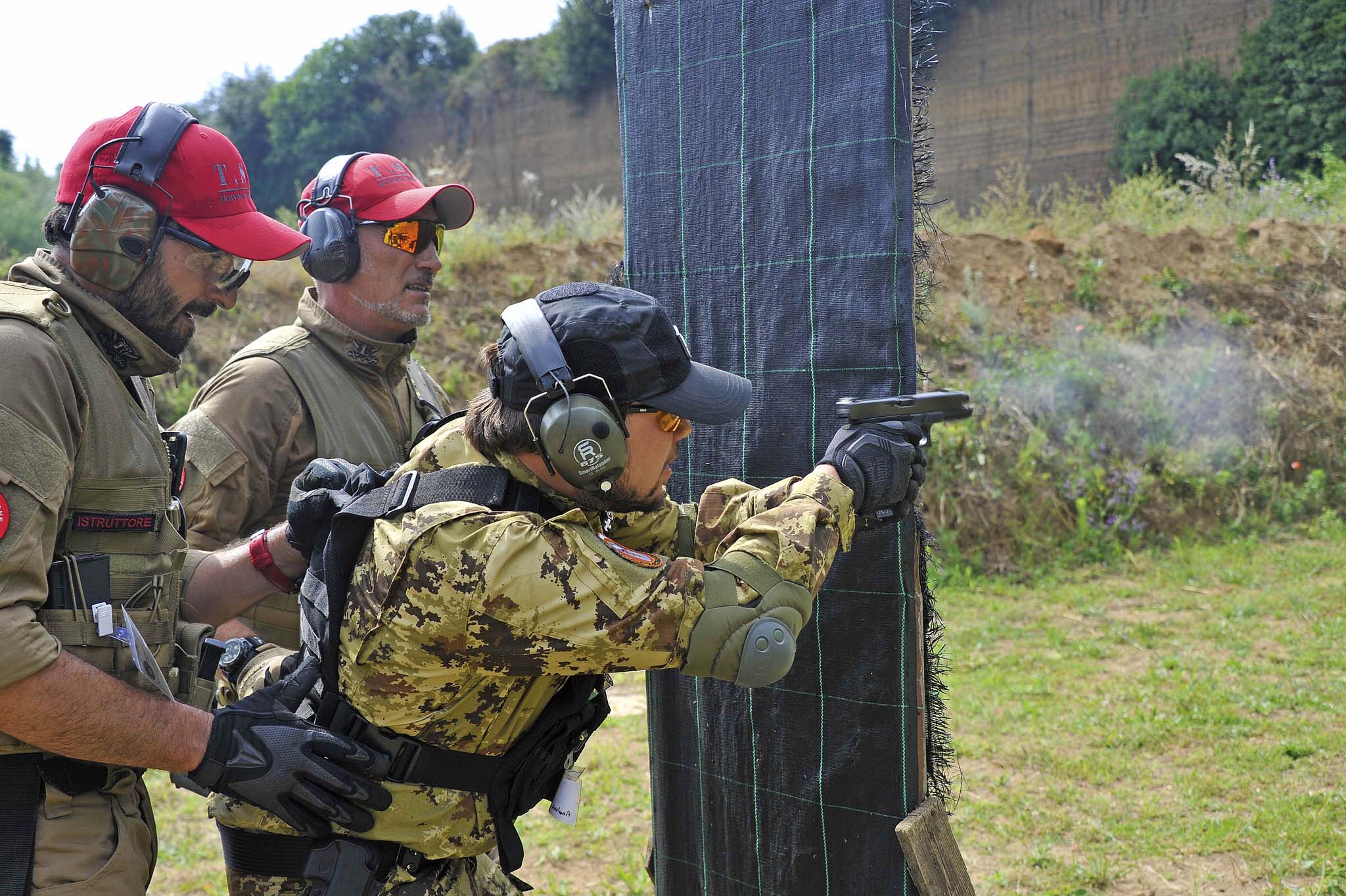 settore-professionale: Il Training Shooting Center organizza un corso dedicato a Glock ed AKS