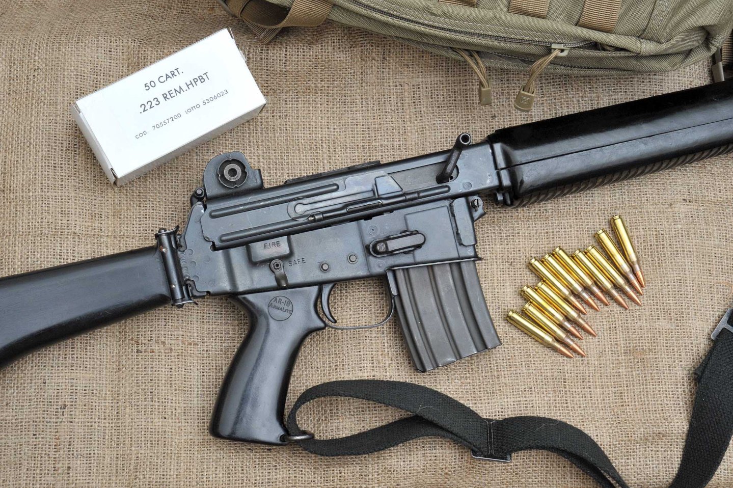Questo esemplare di AR-180 in calibro .223, costruito da Sterling in Gran Bretagna, ci è stato messo gentilmente a disposizione dall'armeria 3Gun di Milano.