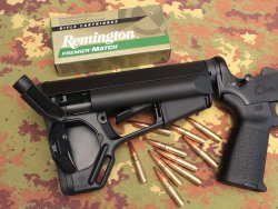 Bushmaster Xm-15 E2S cal. .300 Aac Blackout  Calcio della carabina Bushmaster Xm-15 E2S