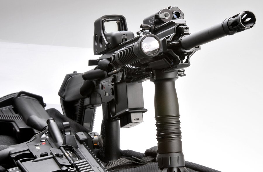 Heckler & Koch MR223  Heckler & Koch MR223
