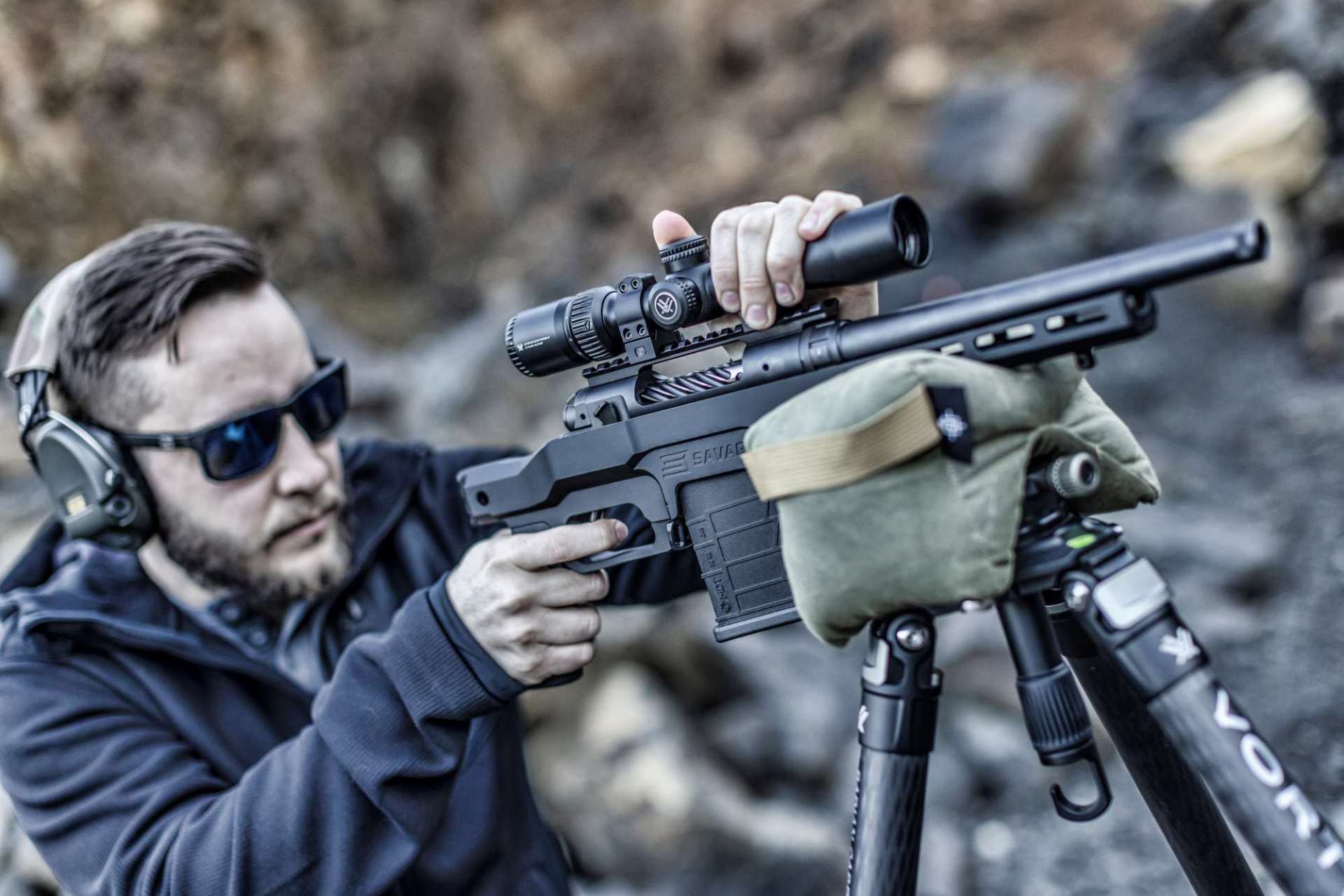 savage-arms: Savage 110 PCS una carabina bolt action super-corta in calibro .300 Blackout