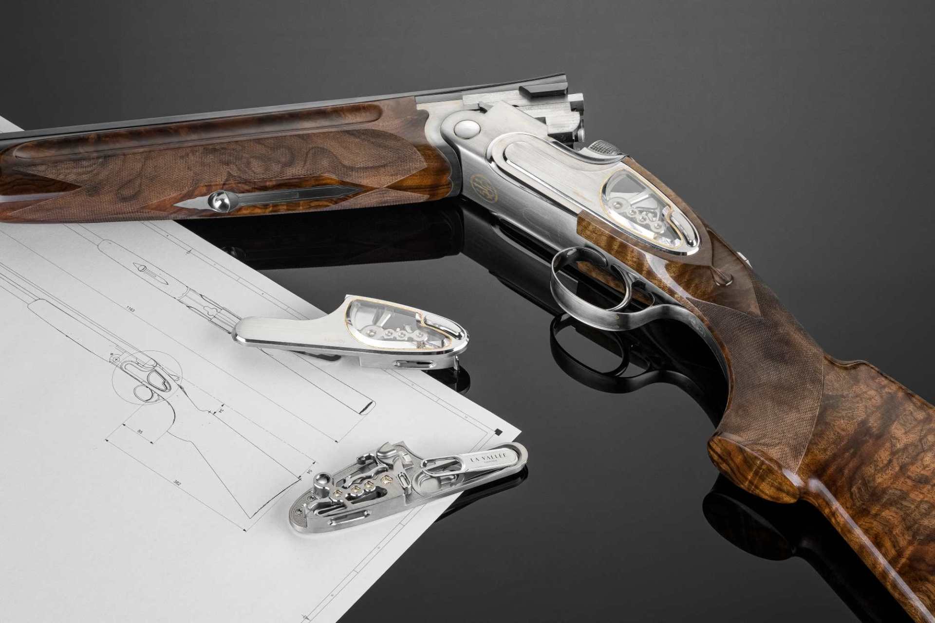 beretta: Beretta SO10 Kronos, un pezzo unico tra arte armiera e alta orologeria, realizzato con La Vallée. beretta: Beretta SO10 Kronos, un pezzo unico tra arte armiera e alta orologeria, realizzato con La Vallée.