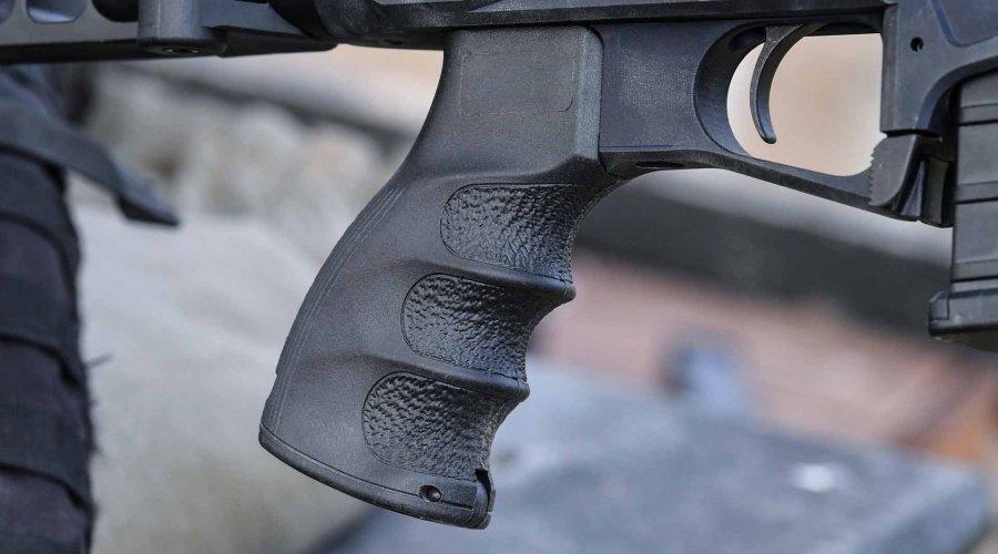 Impugnatura a pistola della carabina Sabatti ST-18 calibro 6.5 Creedmoor