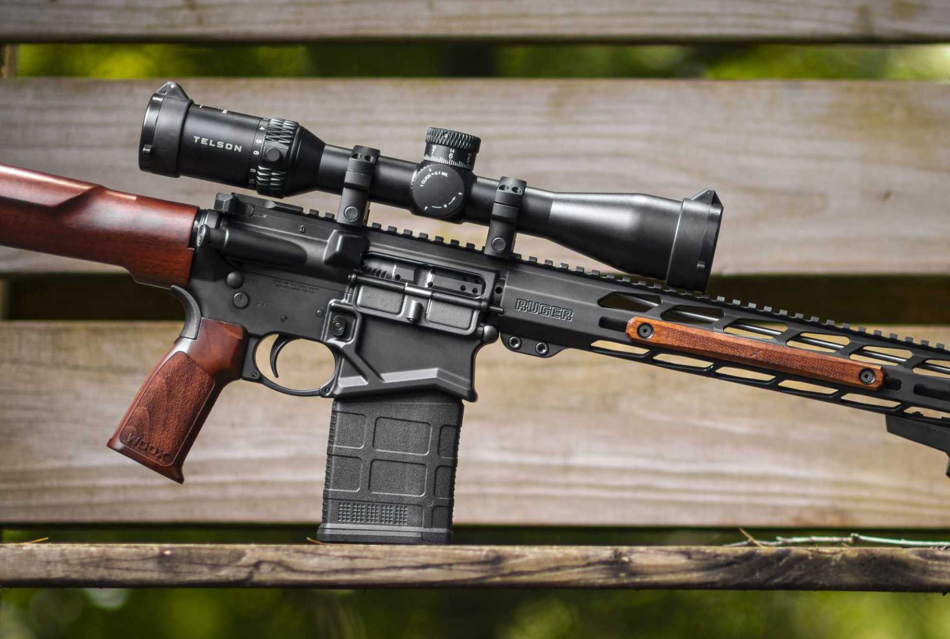 accessori: WOOX Vigilante Beavertail Grip: nuova impugnatura in noce per carabine AR/M4