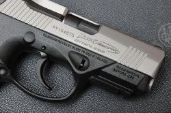 Approvazione della direttiva europea armi: che cosa cambia ? pistola semiautomatica