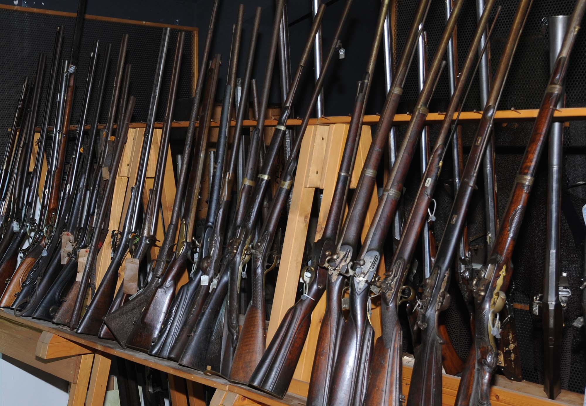 legge: Armi in bella mostra: orientamenti giurisprudenziali e riferimenti normativi