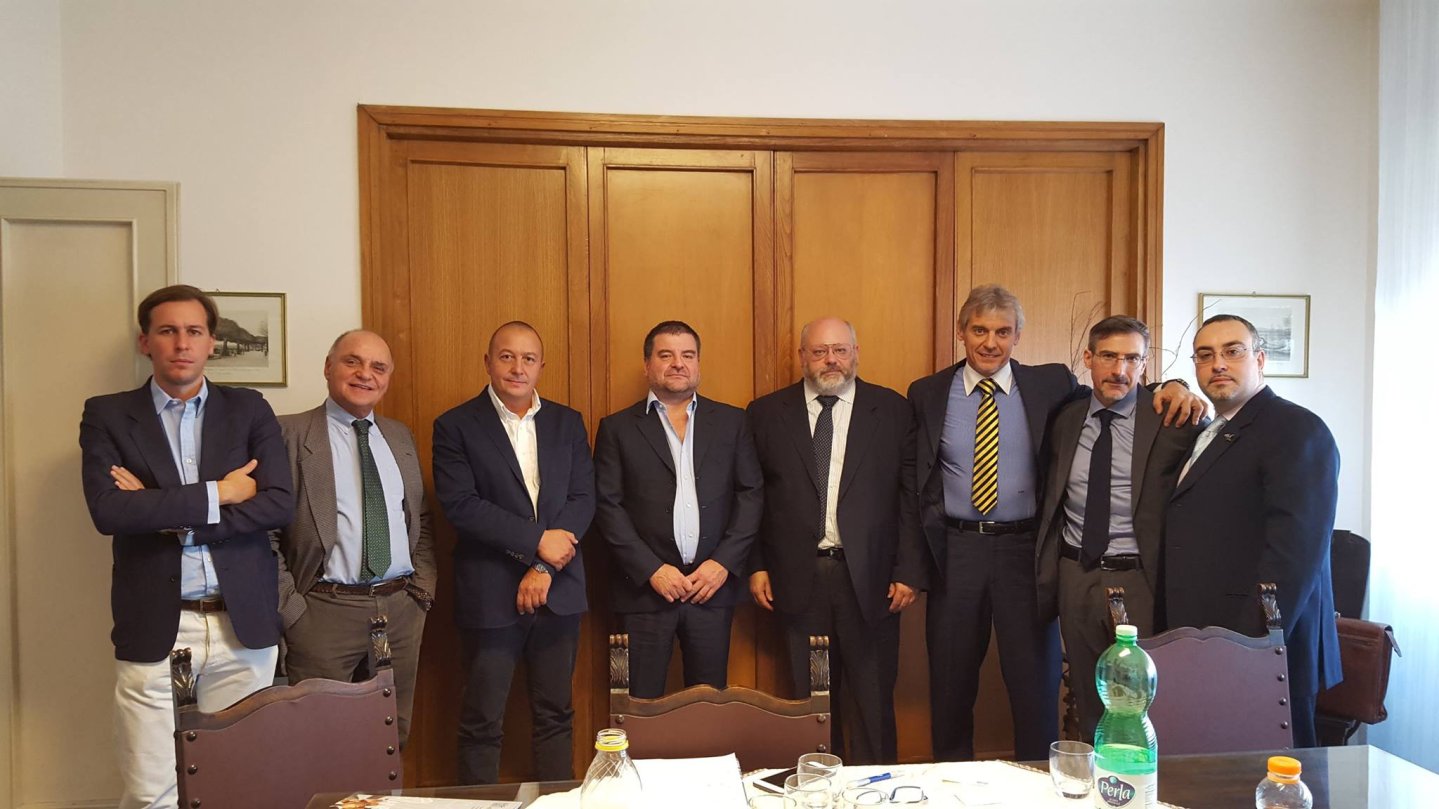 Il Comitato Direttiva 477 incontra ANPAM e Fiocchi! Il Comitato Direttiva 477 ha incontrato Stefano Fiocchi e Mauro Silvis, in rappresentanza dell'azienda Giulio Fiocchi e dell'Associazione Nazionale Produttori Armi e Munizioni