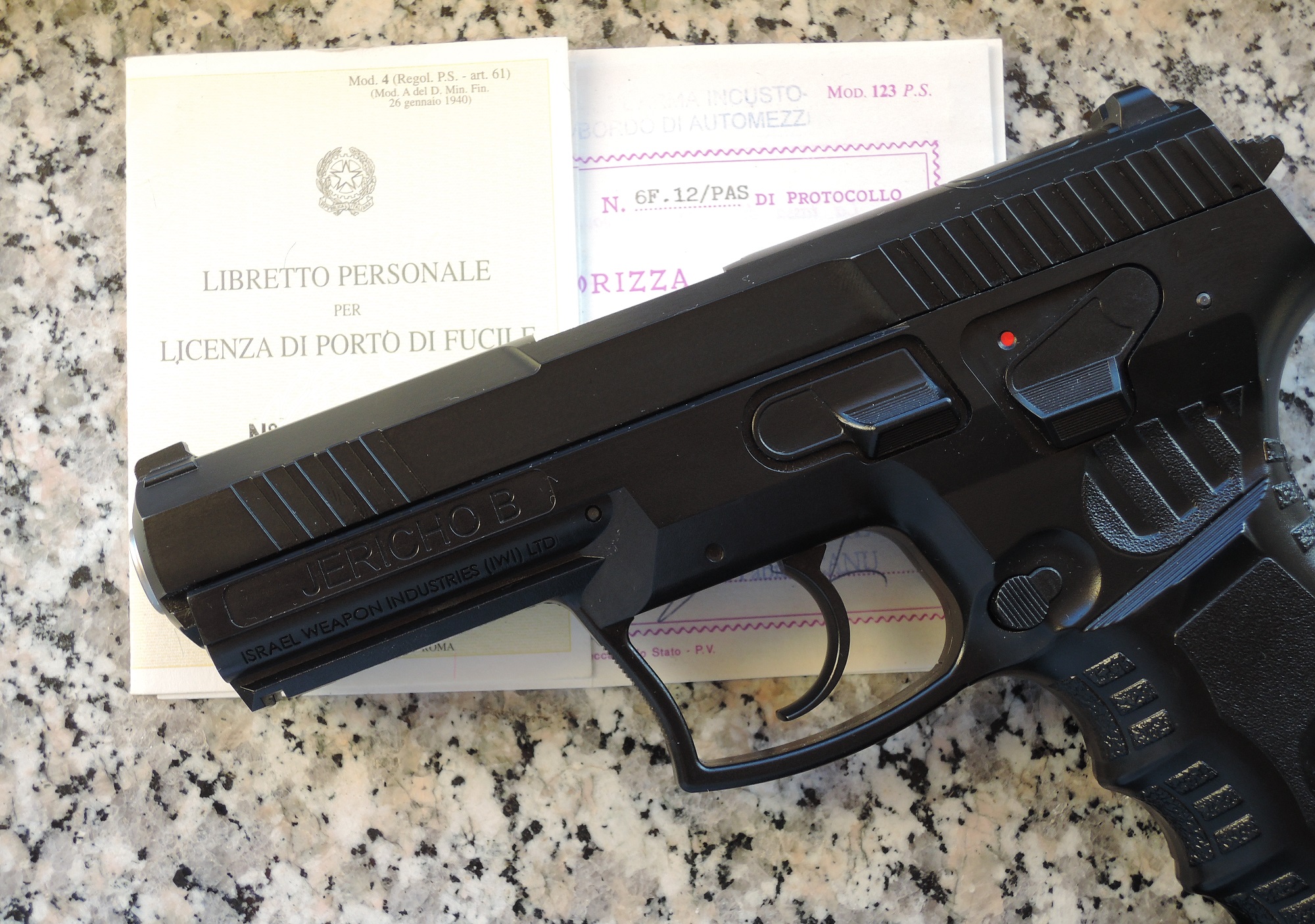 legge: Detenzione armi e certificato medico obbligatorio: sta per scadere il termine