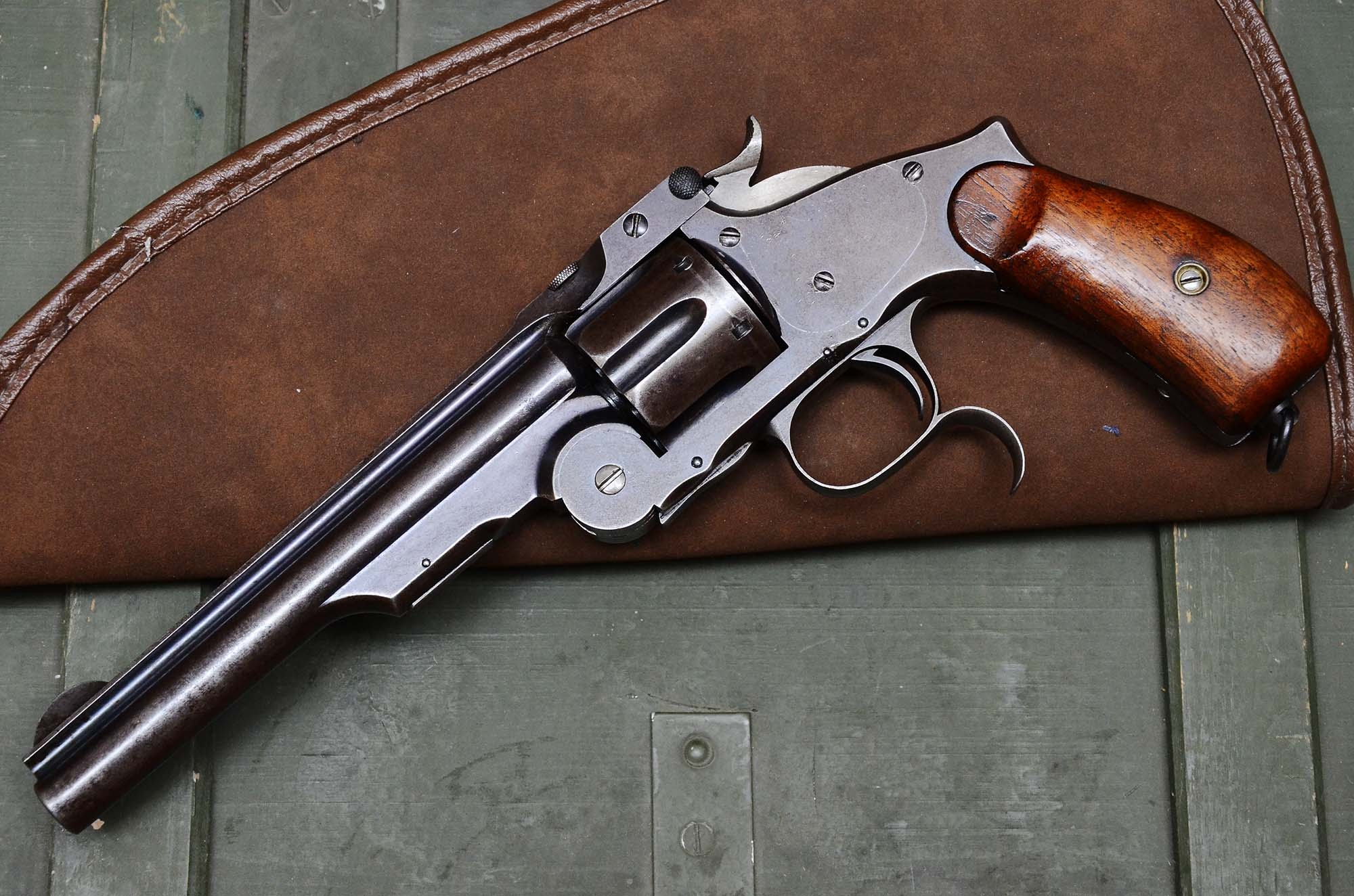 legge: Il divieto di detenzione armi e munizioni ex 39 TULPS non si può estendere anche alle armi in collezione