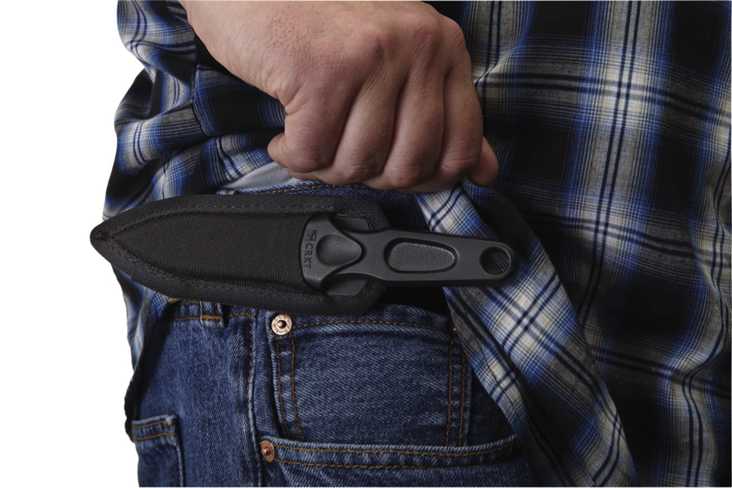Girare con un coltello addosso: cosa dice la legge? Coltello