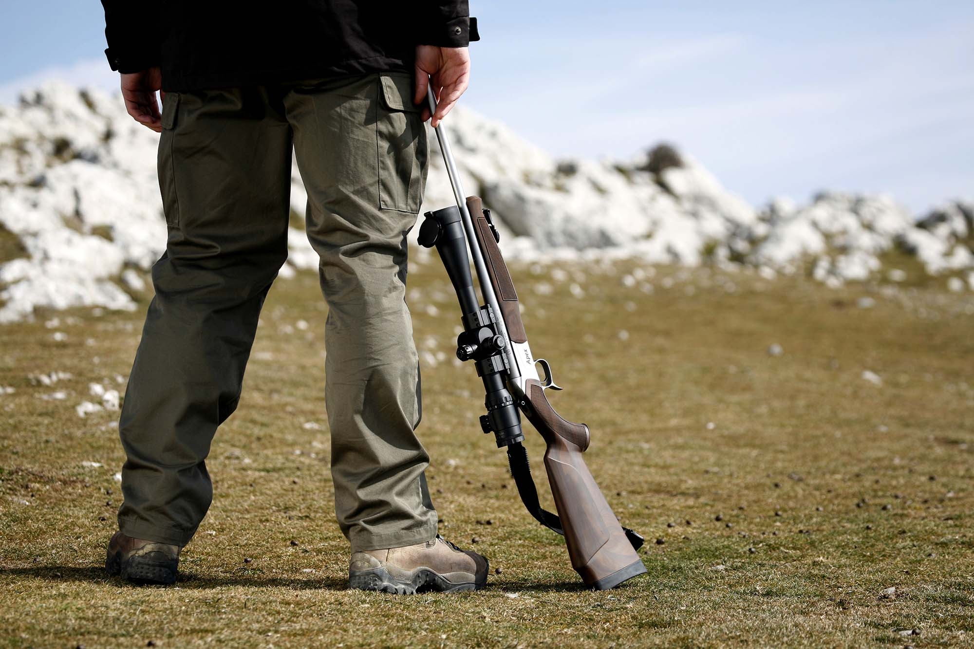 legge: La condotta del soggetto dopo il reato ostativo: effetti sul porto d’armi