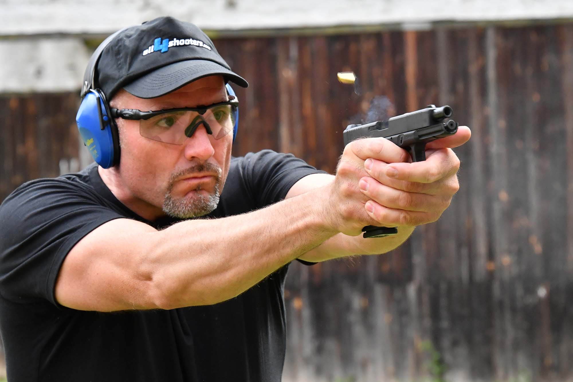 legge: Il diritto alla legittima difesa con l'uso delle armi: un delicato equilibrio per l'interesse della società