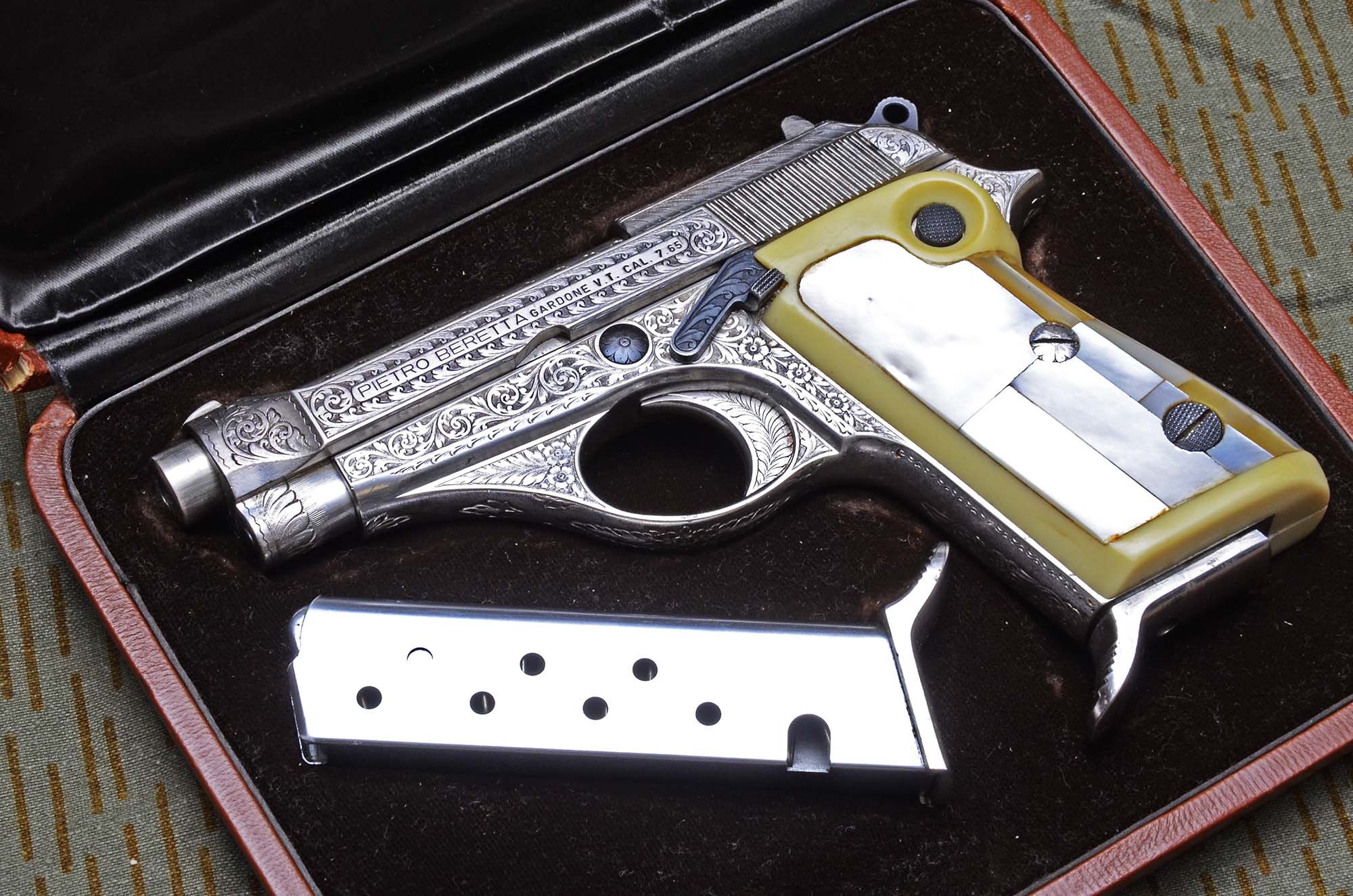 legge: Consegna del porto d’armi alla Questura e movimentazione delle armi: che cosa dice la legge.