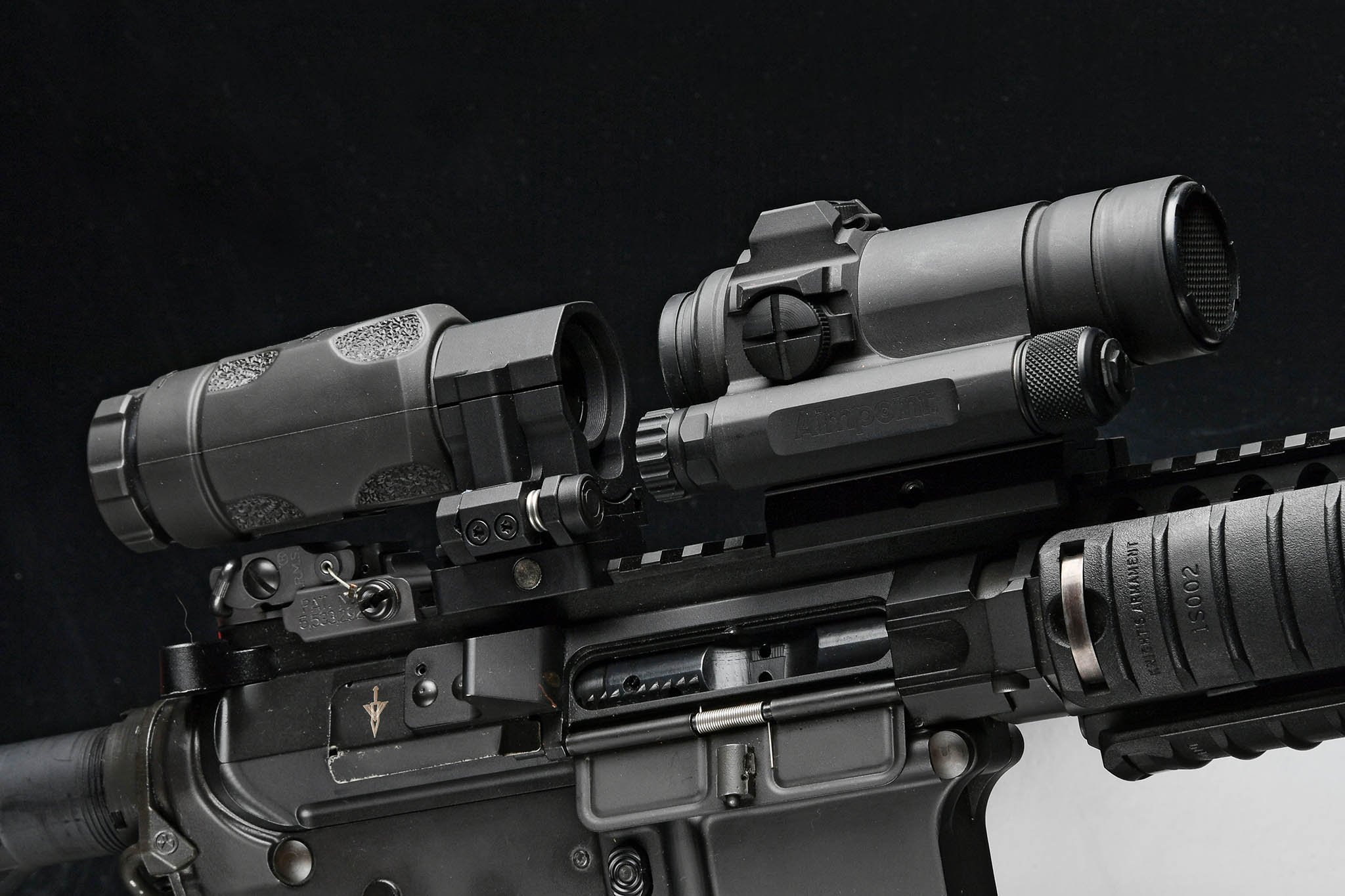 3XMag-1 di Aimpoint montato su una carabina M4