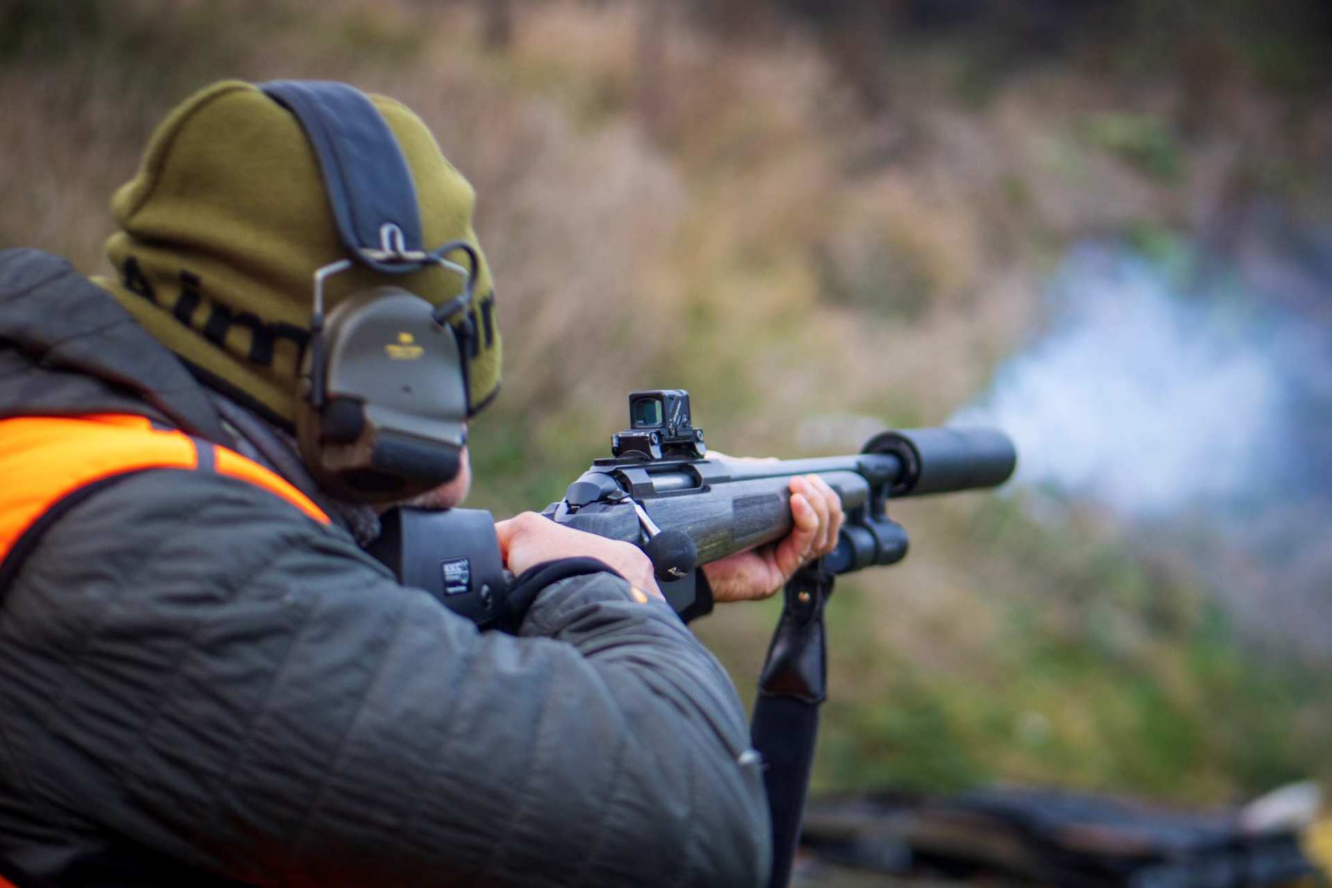 aimpoint: Aimpoint presenta il punto rosso COA R per le carabine da caccia ed espande la linea per pistola.