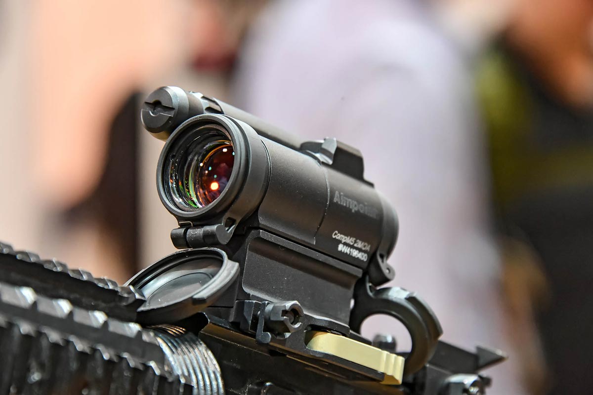 aimpoint: Aimpoint Comp M5 mirino reflex a punto rosso