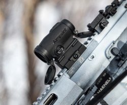 Progettato per le moderne forze dell'ordine: Aimpoint lancia il nuovo mirino a punto rosso Duty RDS Attacco per scina Picatinny