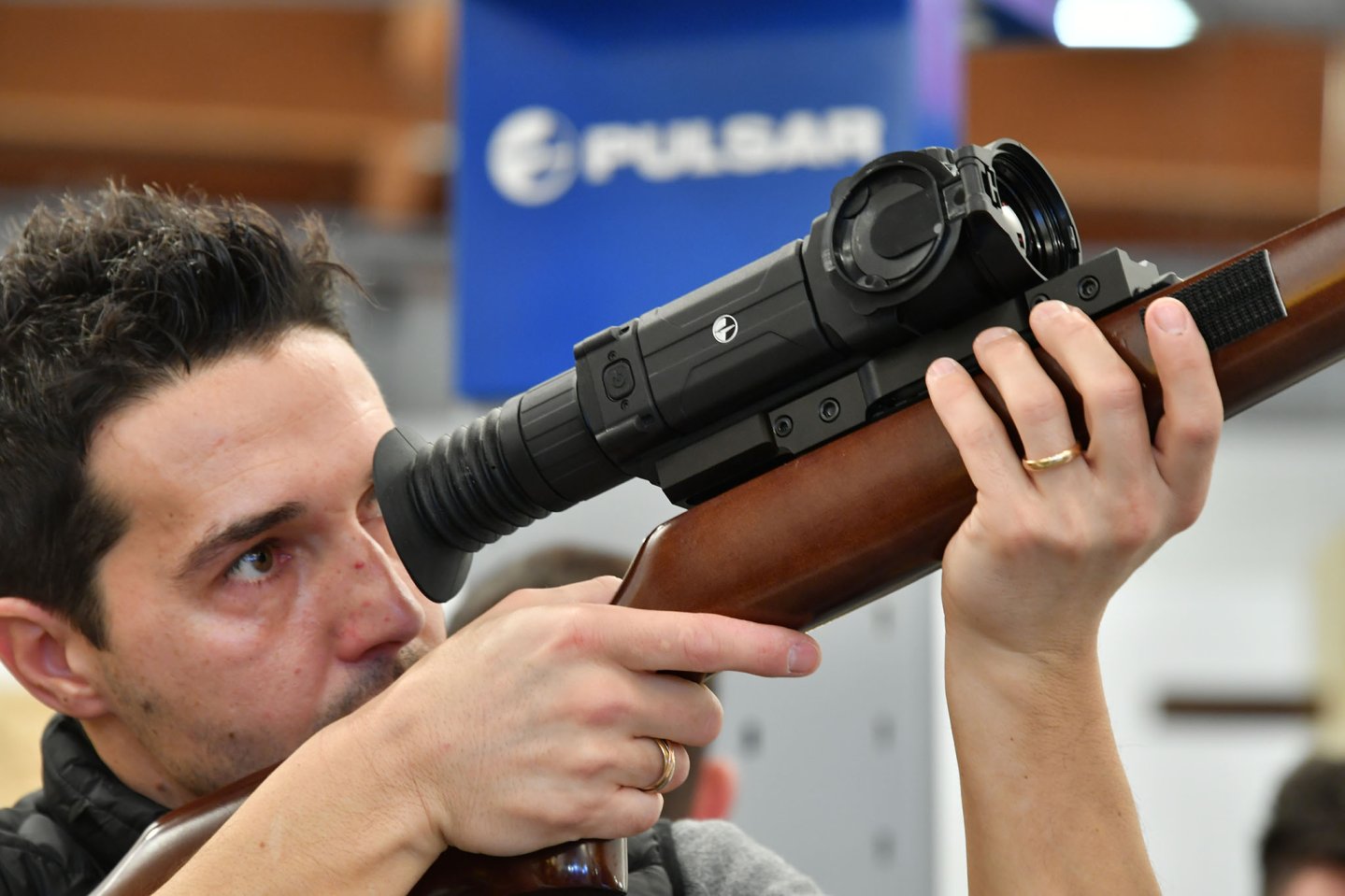 Ottiche termiche Pulsar Trail e Helion a HiT Show Ottica termica Pulsar Trail