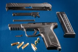 Test: Security 9 la nuova pistola con fusto in polimero targata Ruger Ruger Security 9 in smontaggio